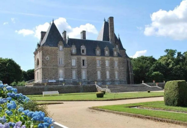 Chateau - Rennes France 2021- Arrachme - Artist